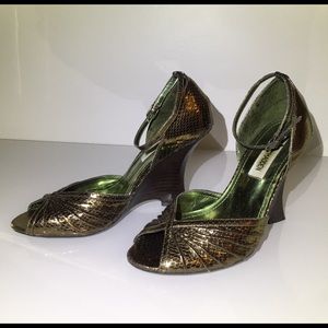 Steve Madden “Throb” metallic wedges